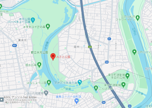 埼玉県三郷市の三郷公園の全体地図。川沿いに芝生エリアが広がる - 第40章