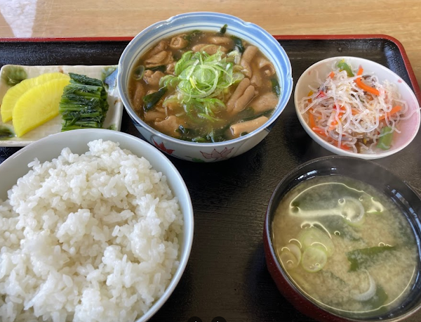 ランナーの補給に最適！けやき茶屋の名物もつ煮定食