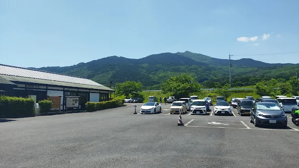筑波山つつじヶ丘（ロープウェイ乗り場）付近。達成感あふれるランナーの聖地