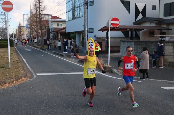 バナナぴろしが、バナナの仮装をして、松戸市七草マラソン10kmを走る②。