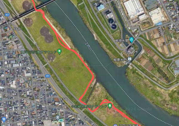 篠崎ポニーランド付近の様子。11km地点の目印になります