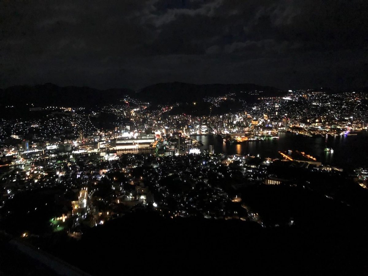 稲佐山の山頂から見た長崎の夜景