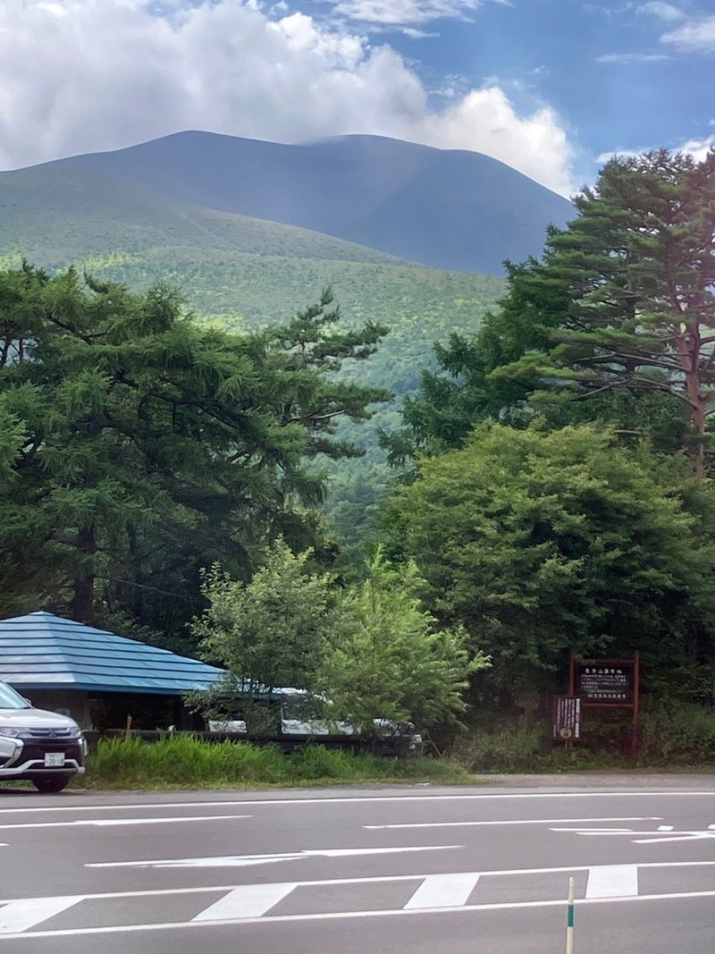 峰の茶屋の近くから見た浅間山
