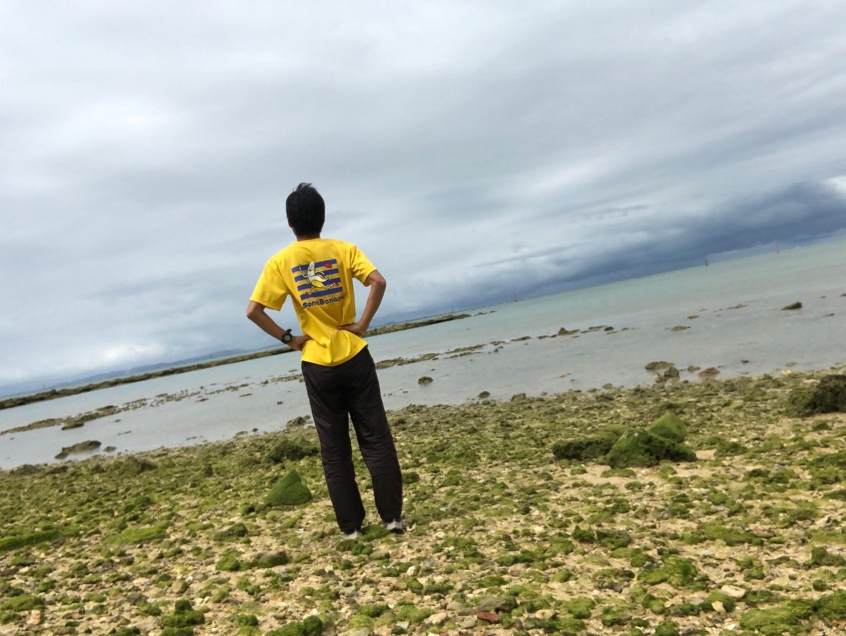 喜屋武岬の近くのサンゴ礁の海岸
