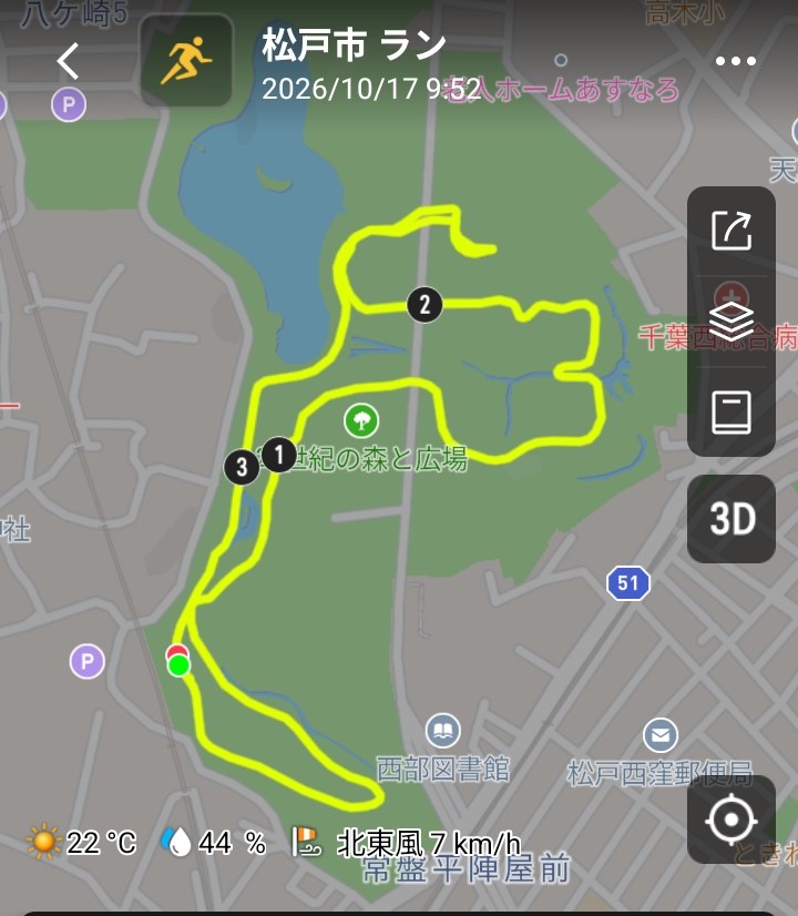 COROSアプリの地図。南西の南口のそばから西側を北へ上がり、池のそばを通って公園の真ん中を回って戻る軌跡と、1kmごとの番号