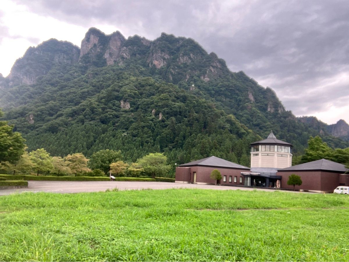 妙義山のぎざぎざの岩山